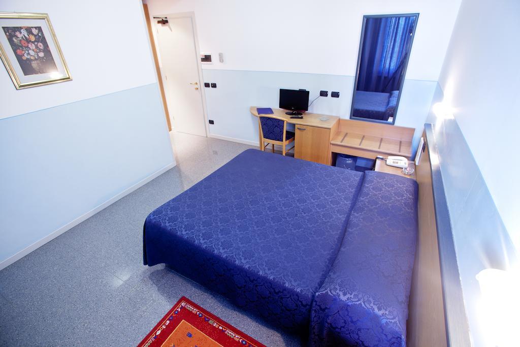 Master Hotel Castelvetro Piacentino Exterior photo