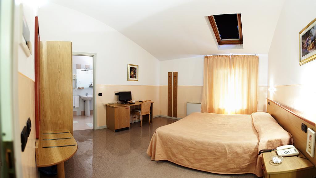 Master Hotel Castelvetro Piacentino Exterior photo