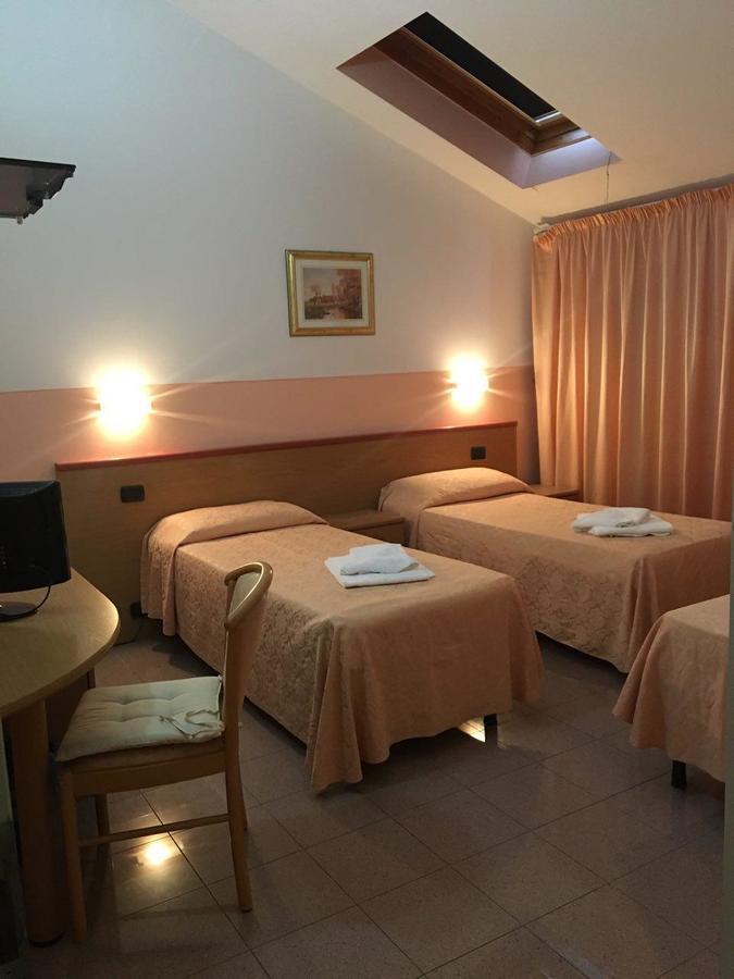 Master Hotel Castelvetro Piacentino Exterior photo