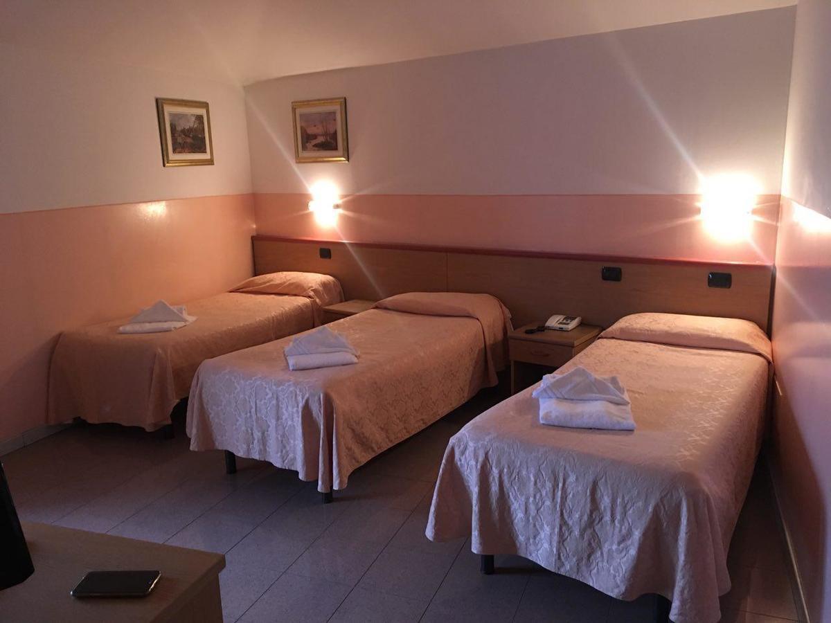 Master Hotel Castelvetro Piacentino Exterior photo
