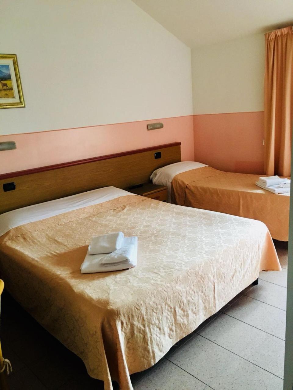 Master Hotel Castelvetro Piacentino Exterior photo